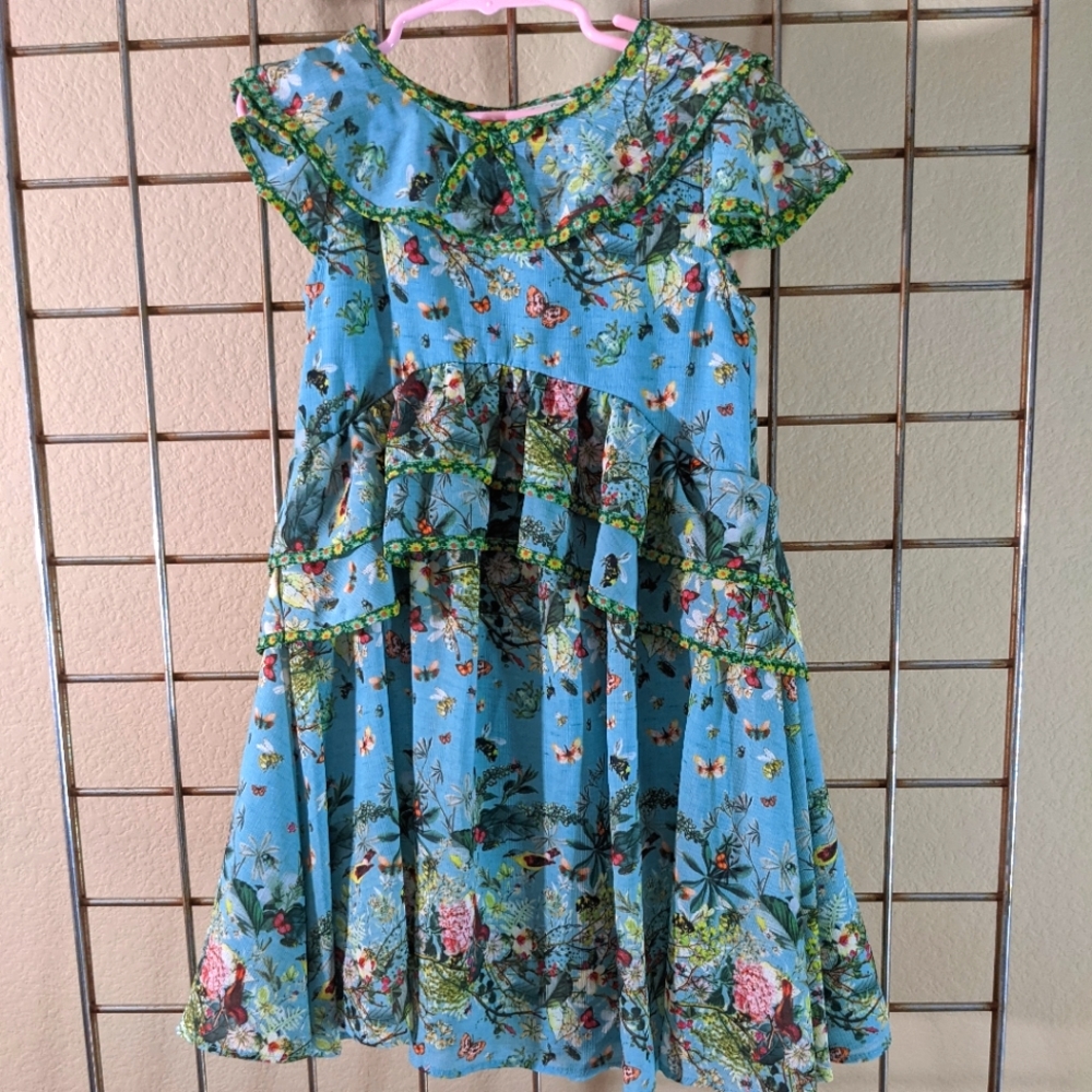 Lovely Signature NEXT Dress.  Girls Size: 4 - 5 years old.
